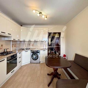 1-кімнатна повністю укомплектована з виглядом на Вовчинецькі гори