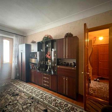 Продам 3-х кімнатну квартиру з меблями