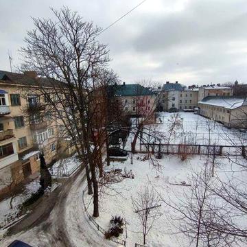 Здається в оренду трикімнатна квартира