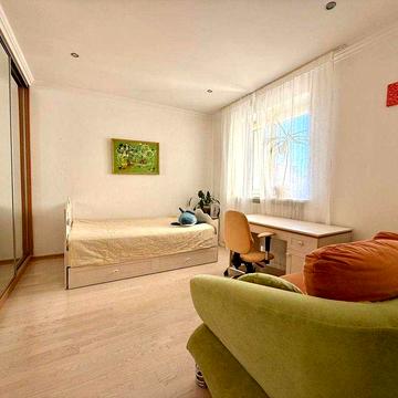 Продаж 3 кімнатної квартири