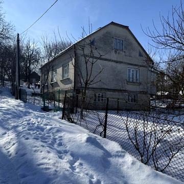 Продається будинок 500 м від лаври