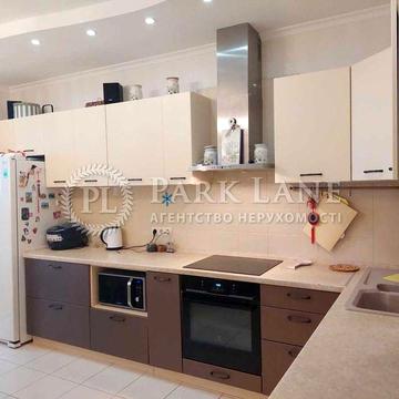 Чотирикімнатна квартира з хорошим ремонтом в ЖК "4 сезони", генератор. ЖК 4 Сезони