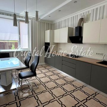 Макарівська вул., 57