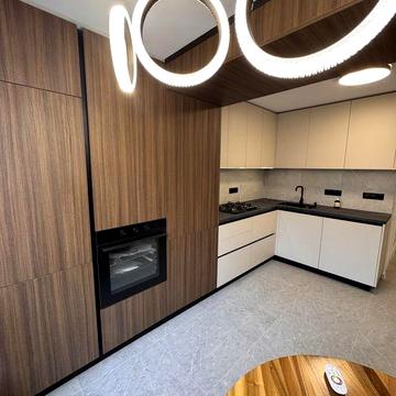 Продається 2-х кімнатна чешка Комарова