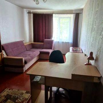 Полтава. 2ком 13школа 4эт 5эт 11000 и ком. Свободная.