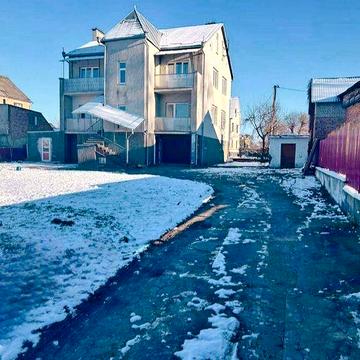 • Продаж просторого будинку , Басів Кут