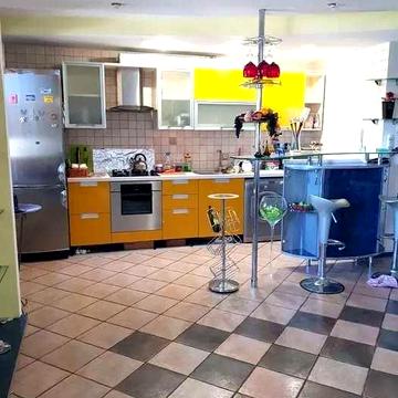 Продам 2х кімн кв 86м2  Іскринська центр м. Захисників України