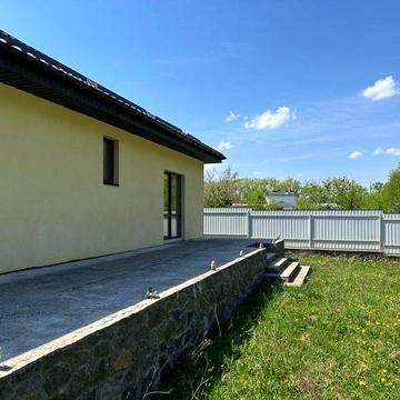 Будинок з виходом до лісу