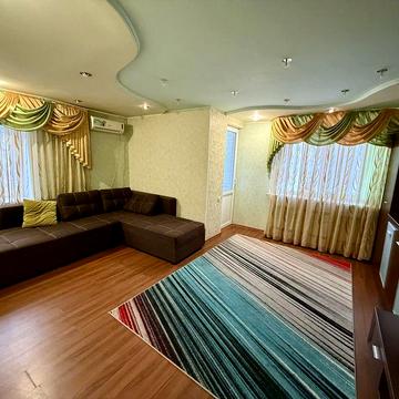 Продам 2х комнатную крупногабаритную квартиру, чешка, Днепрострой. А