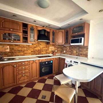 Бул.Чоколівський 42-А, оренда просторої 2к студії