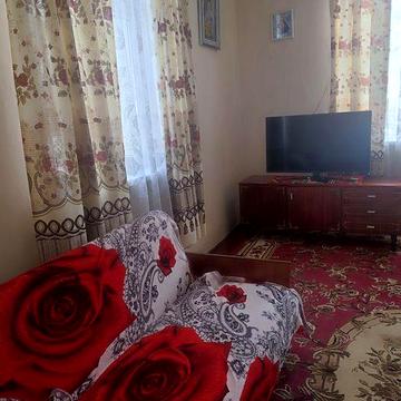 Оренда 1к особняк, подвір"я