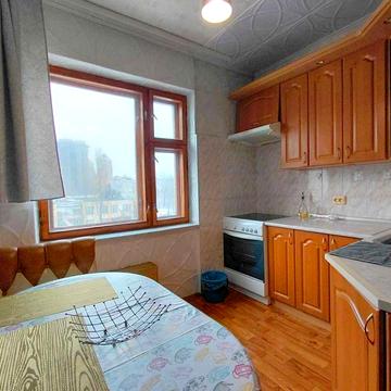 БЕЗ% продам 3к квартиру В. Івасюка 39А 134 серія Мінська 5хв 4й поверх