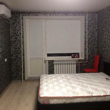 Продаєтся 1-кімнатна квартира з євроремонтом, Сади 2