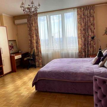 Продам 1 к кв по Кубанської України 31а, метро Лісова