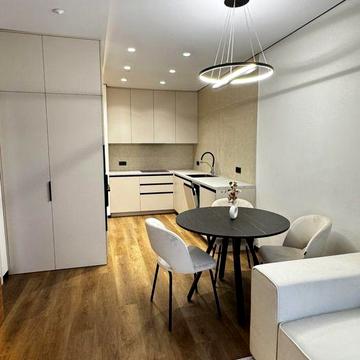 Класна простора квартира з дизайнерським ремонтом в Ірпені