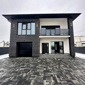 Продаж будинку з чорновим ремонтом