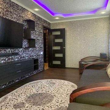 Продам 3к квартиру на Новых Домах Метро Дворец спорта. 2й этаж \5ти