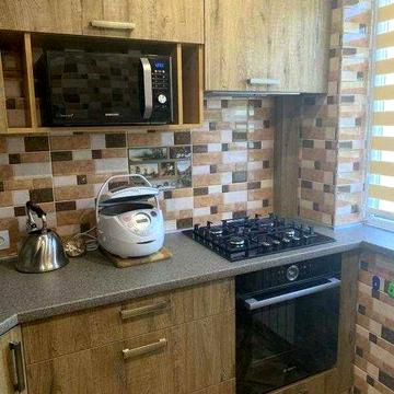 Продам 3к квартиру на Новых Домах Метро Дворец спорта. 2й этаж \5ти