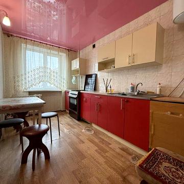 Здам на рік і більше чотирикімнатну квартиру в Чорноморську.