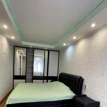 Сдам 2х комнатную квартиру.Хозяин центр..