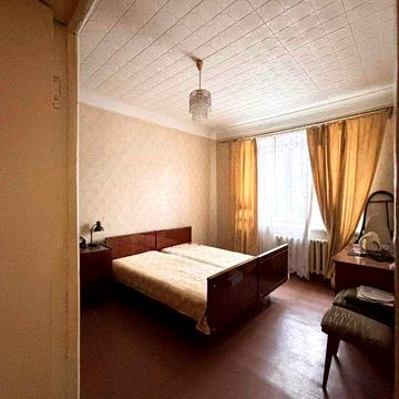 Продам 2 ком квартиру Сталинка Парк