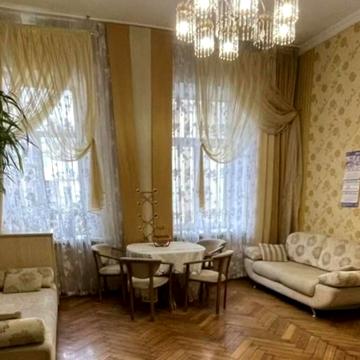 Садова вул., 7