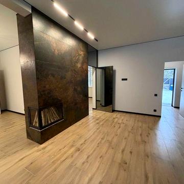 Шикарний одноповерховий будинок з ремонтом, ділянкою 15 соток, ліс