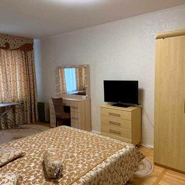 Оренда 3х к біля м. Печерська Лесі Українки 21а