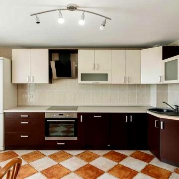 Братиславська вул., 7-А