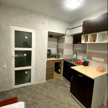 Манежна вул., 30