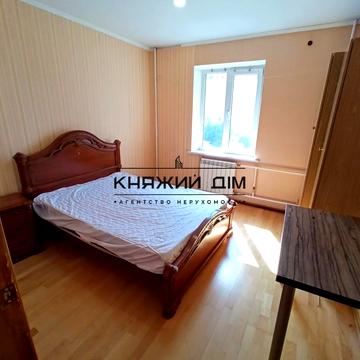 Анни Ахматової вул., 13-А