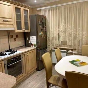 Оренда двокімнатної квартири ,  Космодромна, 6