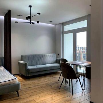 Здаєаться студія біля ТЦ Майдан