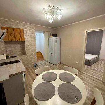 Сдам длительно 2 ком Центр Старосенная пл