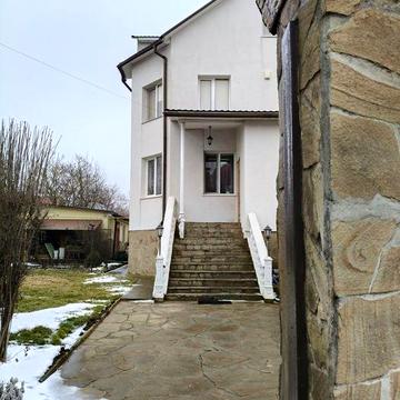 Продается дом в центре Авангарда, который впечатляет