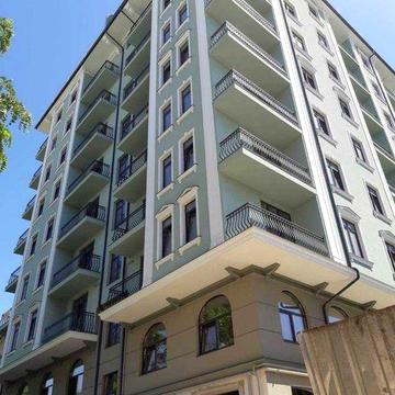 Продам в Центре в клубном доме 1 ком квартиру.