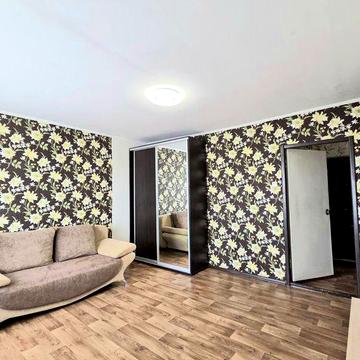 Здам крупногабаритну  однокімнатну квартиру на Андріївькій.