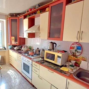 Продам 3-х комнатную "Чешку" на 4/9 в Центре  АВТОНОМКА!!!