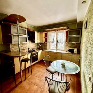 Продається 3к квартира в ЦЕНТРІ міста! Пр. Поштовий!