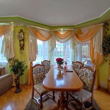 Здається особняк