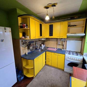 3 кімн хрущовка  57,8 м Центр міста  Є Газ