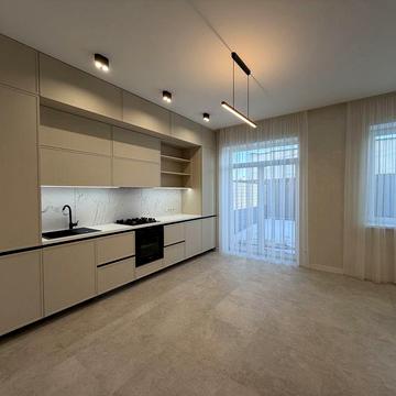 Таун з сучасним якісним ремонтом.  ГАЗ.  єОселя - ТАК.   Ніхто не жив.