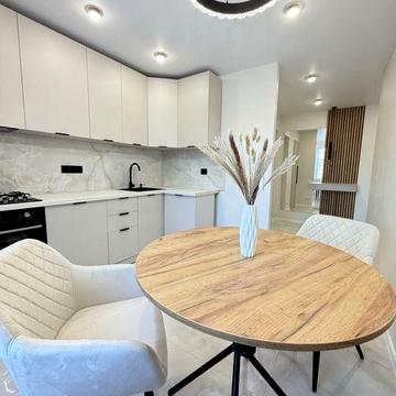 Продам 3-ну квартиру з сучасним ремонтом-ШЕПТИЦЬКИЙ