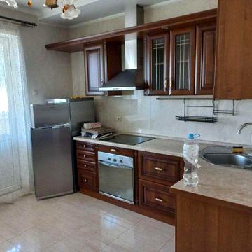 Оренда 1 кім. вул. Ахматовой 50 , ТРЦ River Mall, метро Осокорки 10 хв