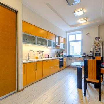 Святослава Хороброго вул., 7