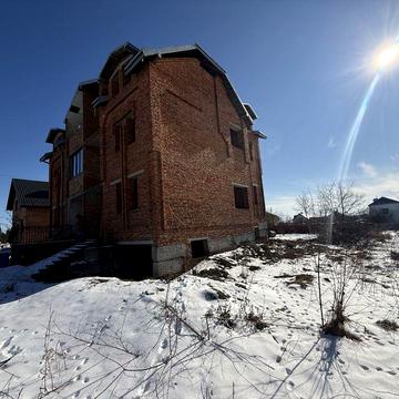 Продається будинок з прекрасним краєвидом на Львів