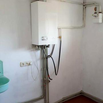 Продам 3-х квартиру 43,5м.кв  на 1 этаже 2-х этаж кирпичного дома.