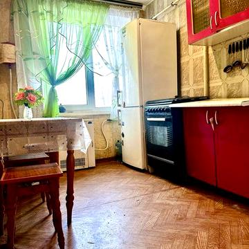 3-х 7 Зарічний, 2/9, не кутова, Автономка