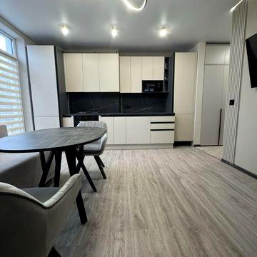 Здається 2-кім квартира в ЖК Б4