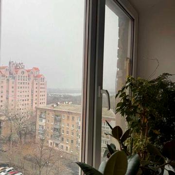 Продам 4к 92 м2. Парк Шевченко. Вид на Днепр. Торг уместен